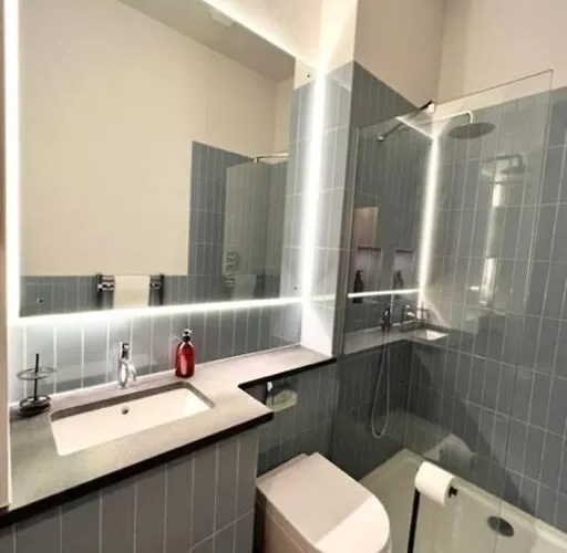 Redland - 4 Apartment