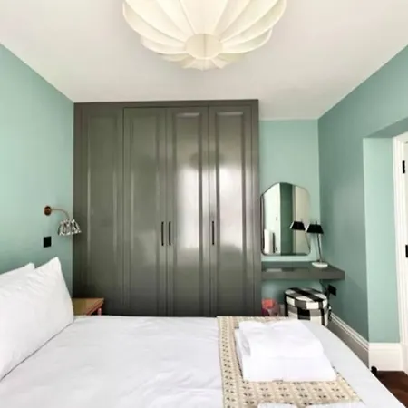 Redland - 4 *